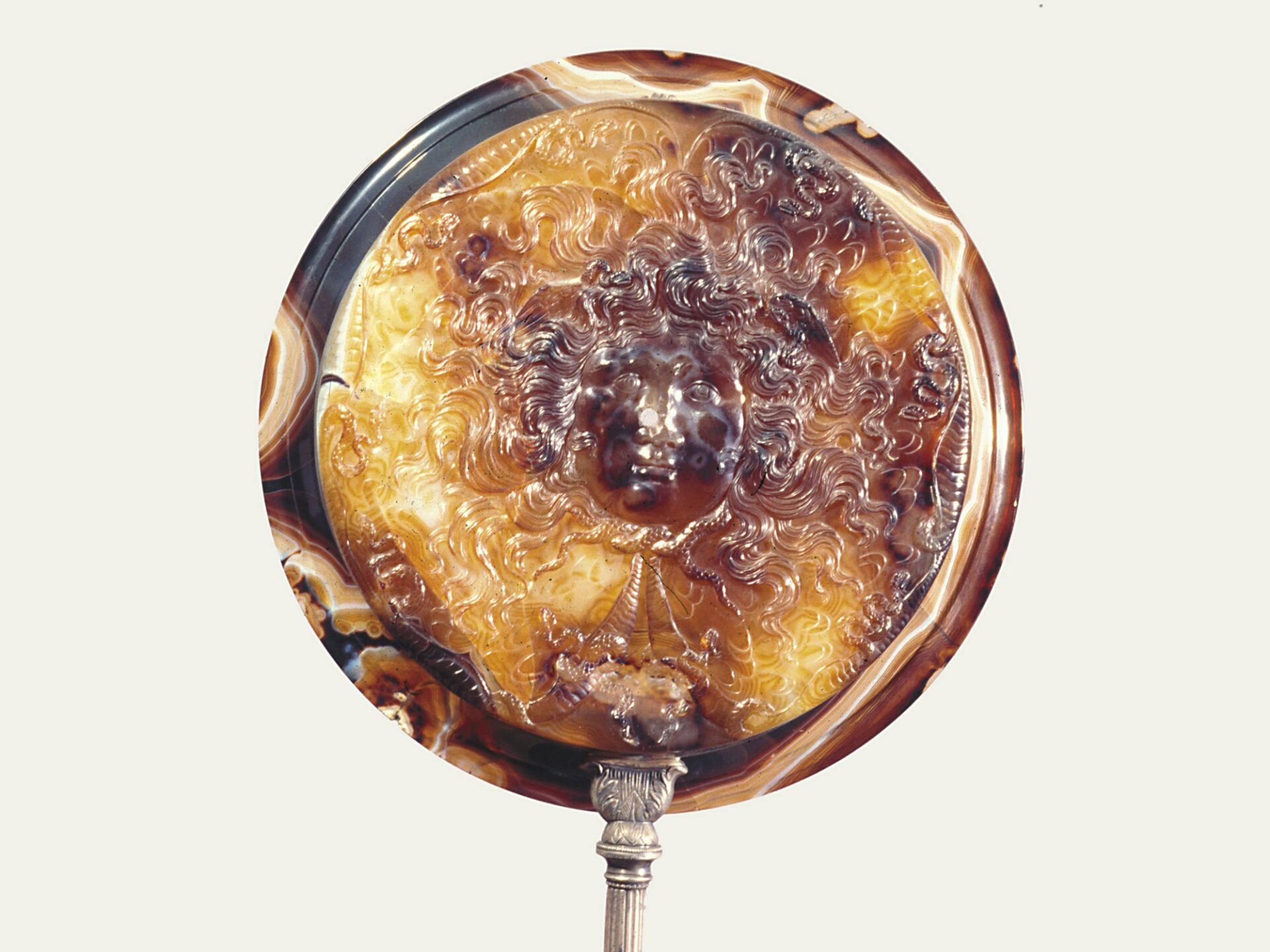 Tazza Farnese (retro), Manifatture reali di Alessandria in Egitto, Museo Archeologico Nazionale, Napoli